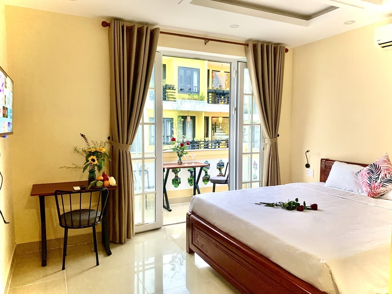Phòng Giường Đôi Có Ban Công image 2